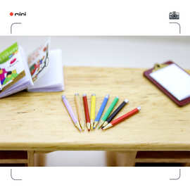 微缩食玩112小布娃娃屋配件玩具场景模型迷你彩色铅笔配件 B194