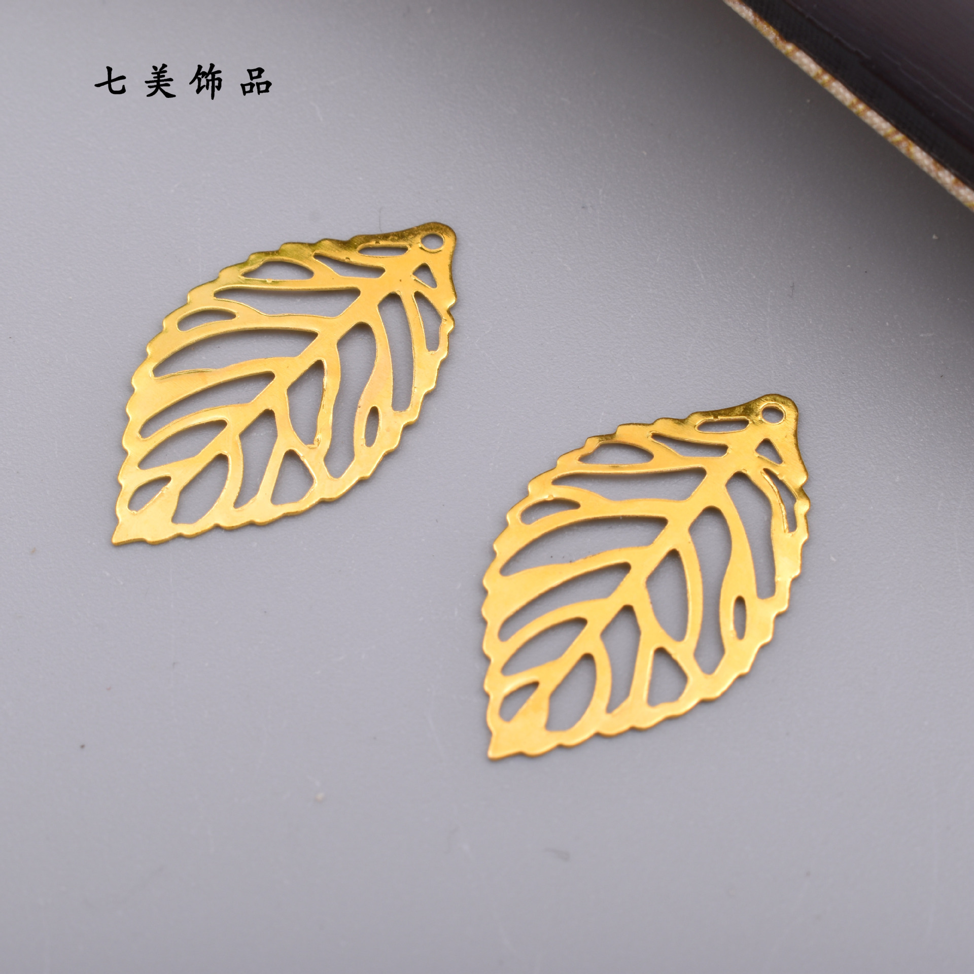 DIY accesorios para el cabello material hojas huecas metal flor pieza nupcial tocado accesorios multi-especificación accesorios antiguos oro y plata