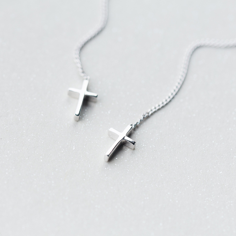 Lodge s925 línea de hongo blanco femenino versión coreana simple cruz larga brillante joyería de oreja fresca y dulce E3871