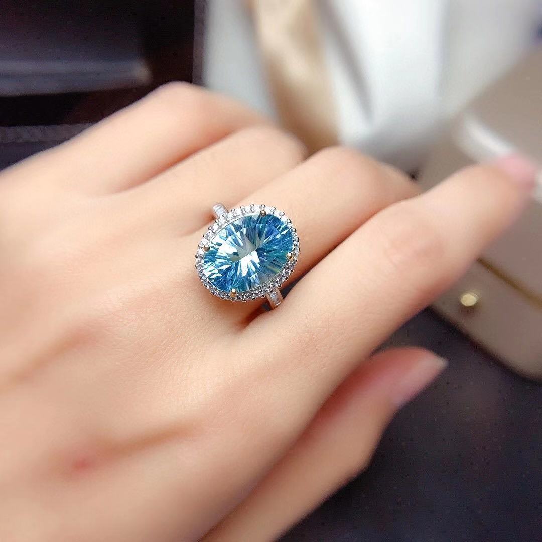 Organic ring with stone