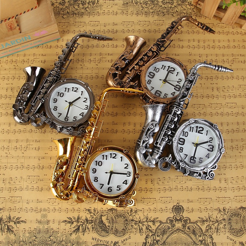 De una sola pieza entrega retro europeo y americano exportación grande saxofón despertador empresa regalo diario decoración del hogar adornos
