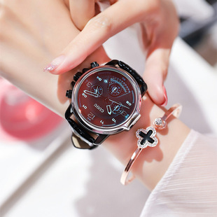 GUOU�ŚW�R��׃ɫƤ���ֱ�Ů����P���԰Ԛ�䓎���ˮ�՚v����ʿ��