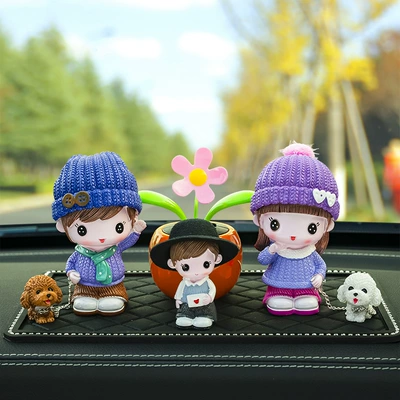 Car ornaments Walking Couple High-End Family Portrait - scarf-couple-heart-round-hat-orange-sunflower-big-diamond-pad