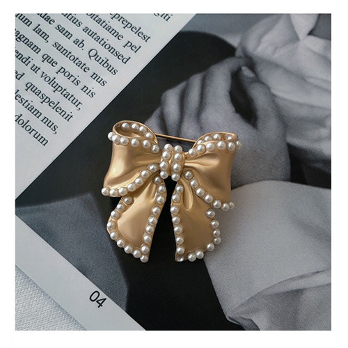 Anti-exposure bow pearl brooch, high-end silk scarf buckle, fashionable and cute Japanese corsage, suit pin buckle accessories
