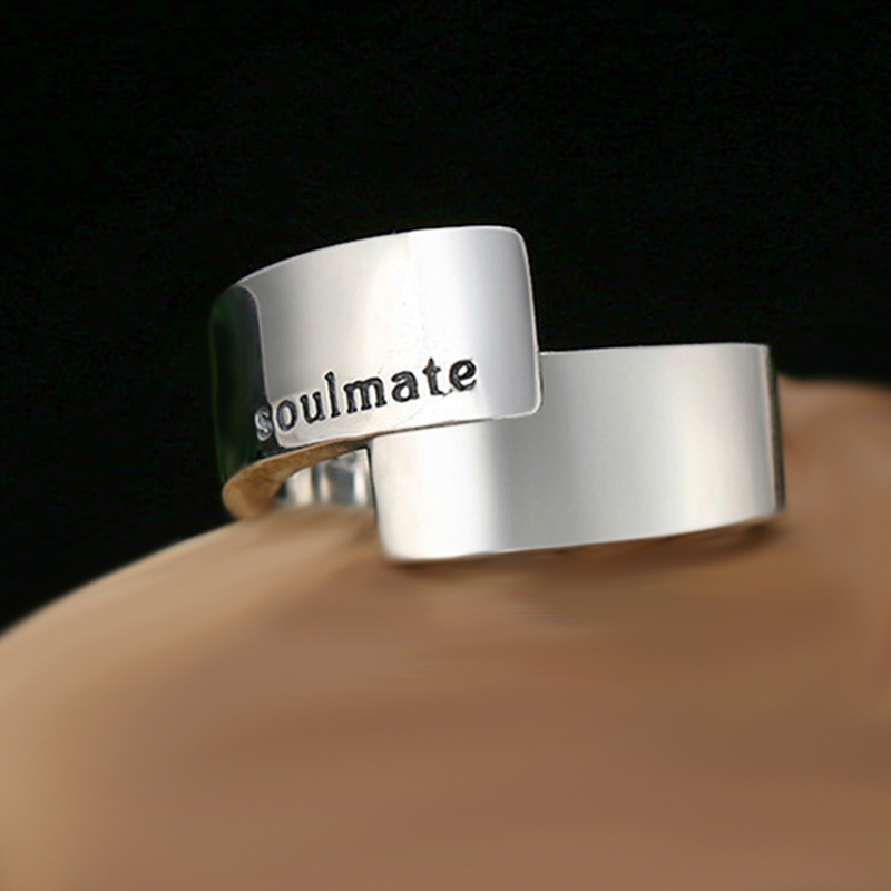 レトロなアルファベットの指輪の組み合わせins韓東大門ヒップホップはs 925銀の英語の指輪の対外貿易の卸売りをめっきします。