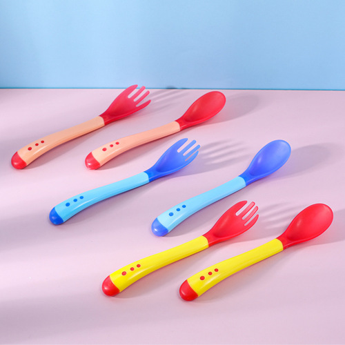 Baby temperature-sensitive color-changing fork spoon set anti-scald tableware set silicone spoon children spoon soft head baby feeding spoon wholesale
