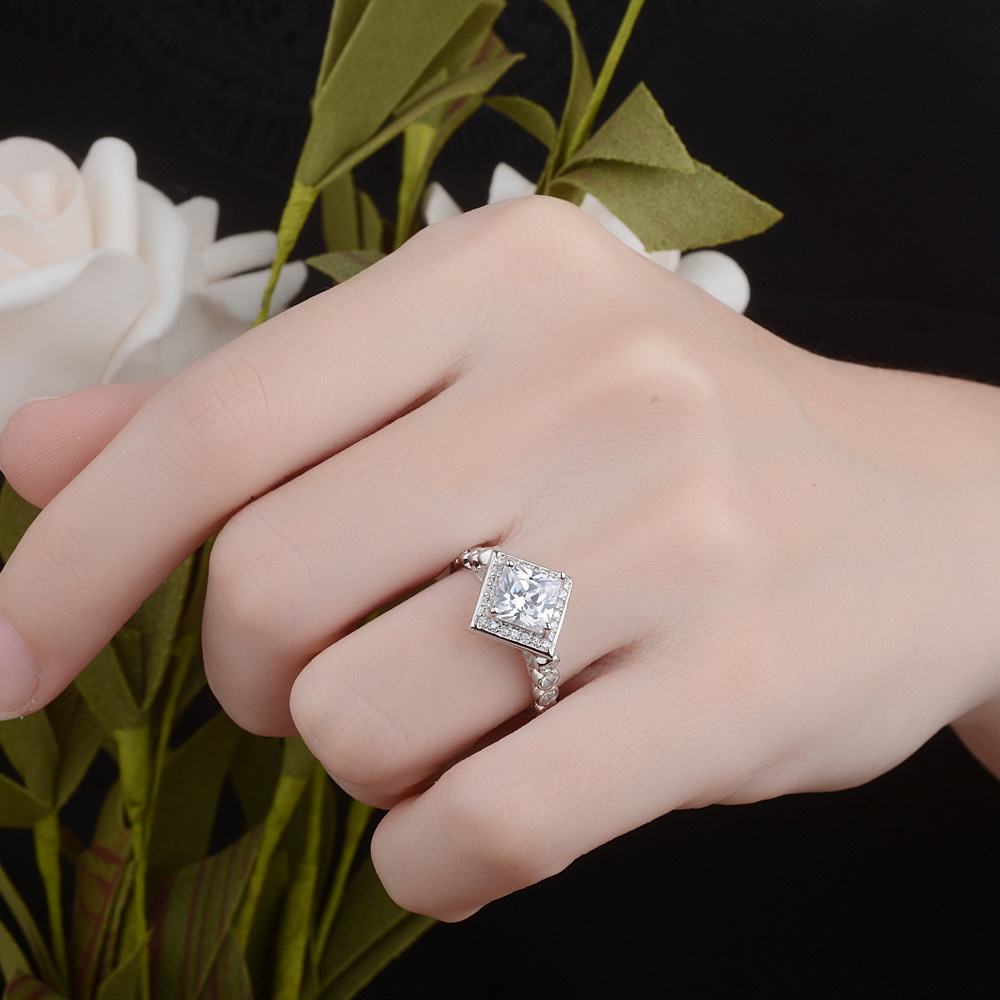 fashionable small design square wedding ring with zircon