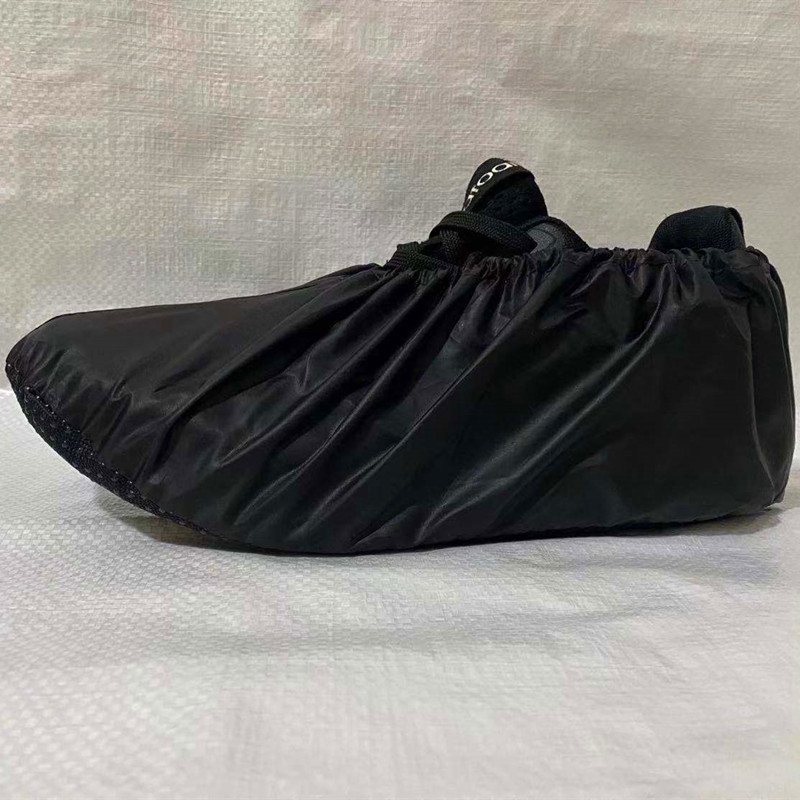 Cubierta de zapato de tela impermeable a prueba de lluvia de seda lluvioso día zapato cubierta antideslizante hogar a prueba de aceite engrosada antideslizante inferior cocina 10 pares envío gratuito
