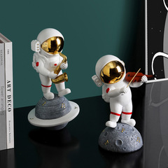 Creative band astronaut ornaments astronaut Nordic living room desktop light luxury home decoration small ornaments gifts