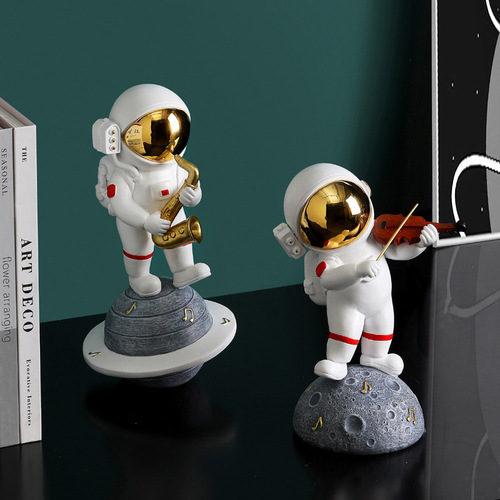 Creative band astronaut ornaments astronaut Nordic living room desktop light luxury home decoration small ornaments gifts