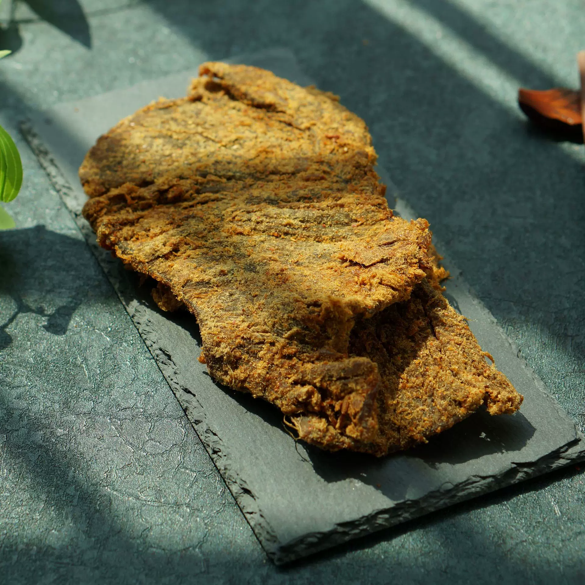 工厂原切大片手撕五香味风干牛肉散装称重贵州特产即食黄牛肉干