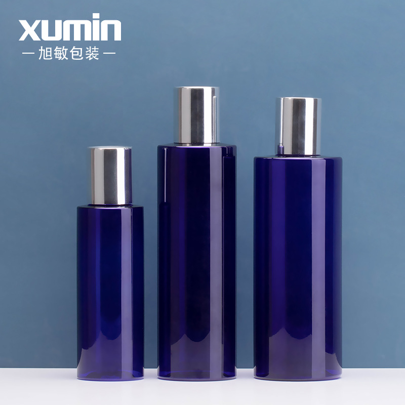 100-200ml de hombro plano botella de PET tapa de tapón interno botella brillante plata cóncava tapa de giro superior envases cosméticos botella de plástico al por mayor