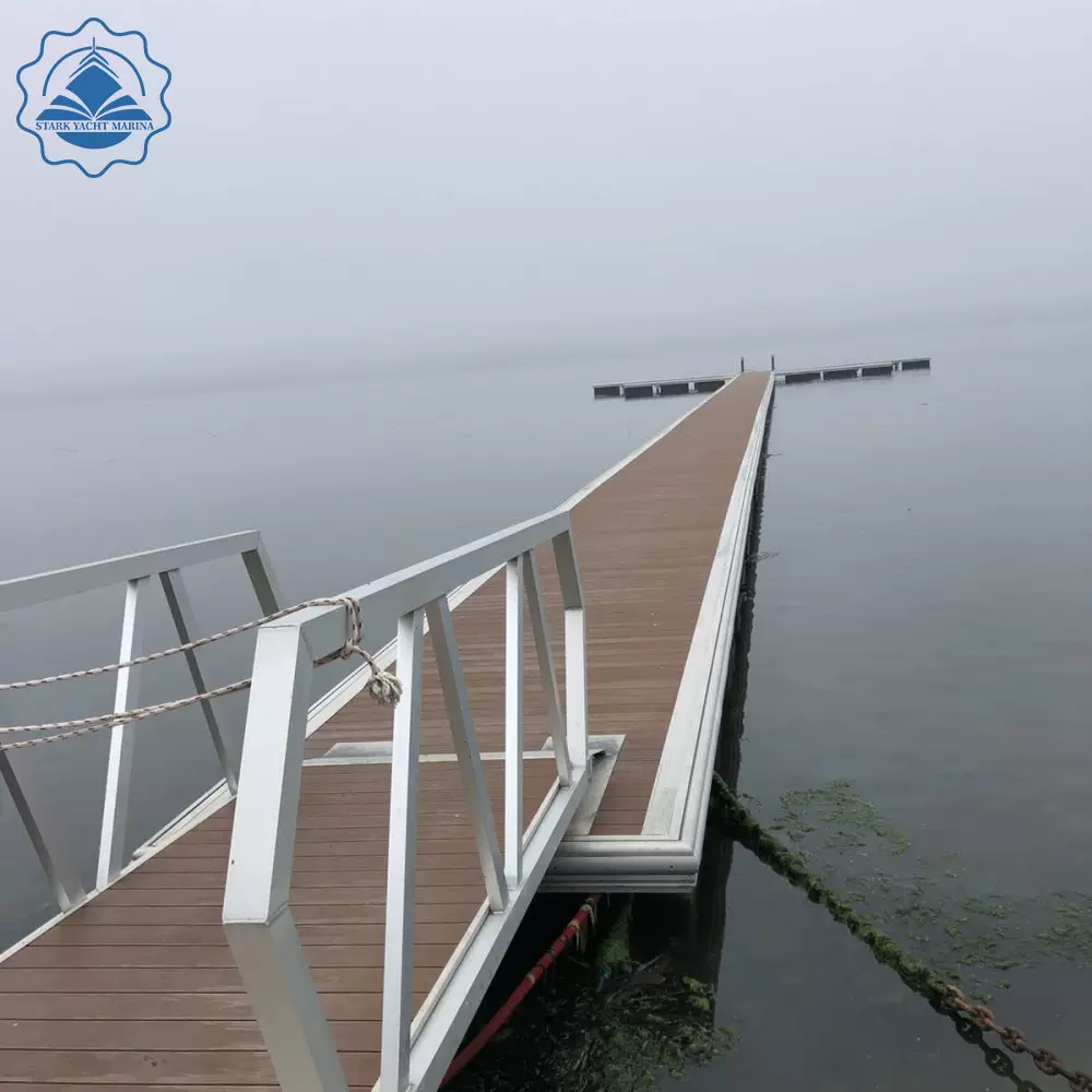 码瑞纳铝合金浮桥引桥码头工程设备游艇龙舟水上乐园浮筒浮箱平台