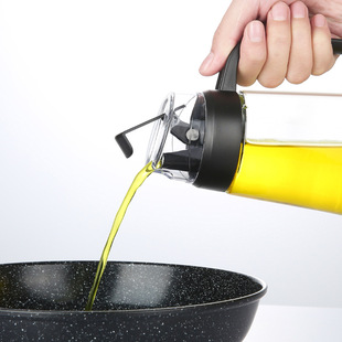 Kitchen supplies automatic opening and closing seasoning bottle Creative Glass oil jug Press glass oil bottle vinegar bottle sesame oil sesame oil