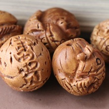 桃核富贵鱼 野生桃核雕刻生肖花生福锁 工艺品桃核雕刻批发