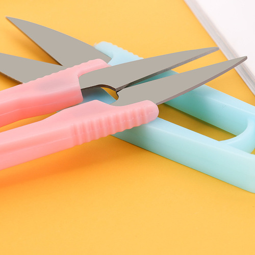 Household colorful U-shaped small scissors manufacturer cross stitch spring yarn trimmer thread scissors individually packaged tailor's yarn scissors
