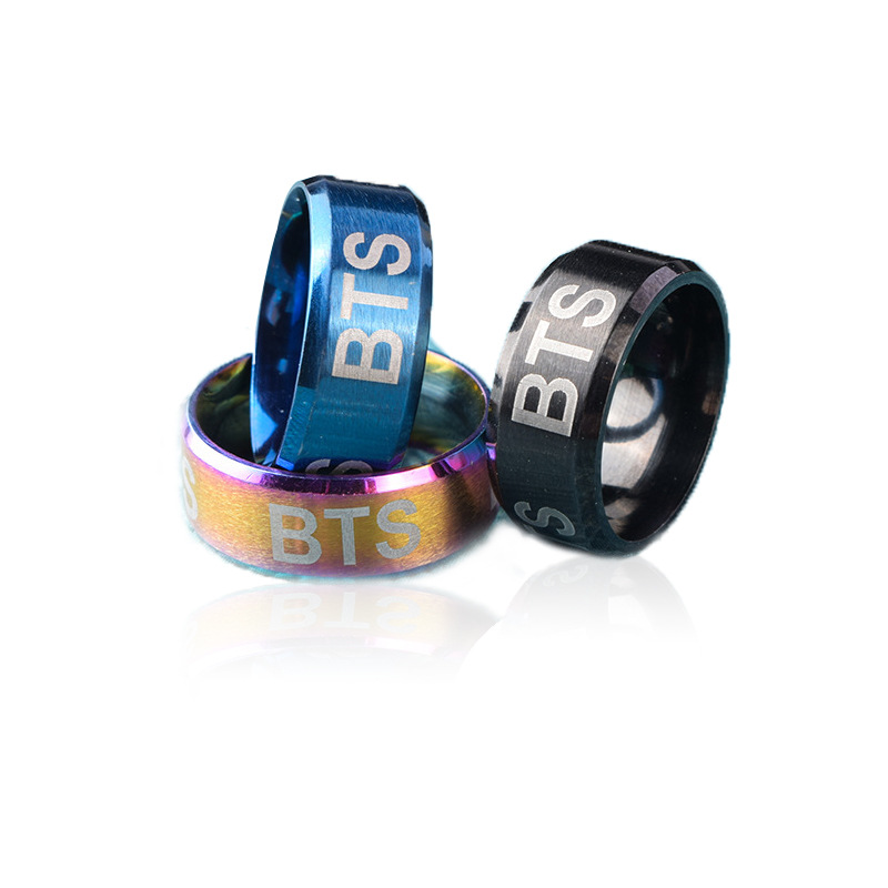 Estilo coreano periférico Venta caliente BTS carta impresión titanio anillo de acero Internet celebridad joyería acero inoxidable fábrica suministro directo letras image 7