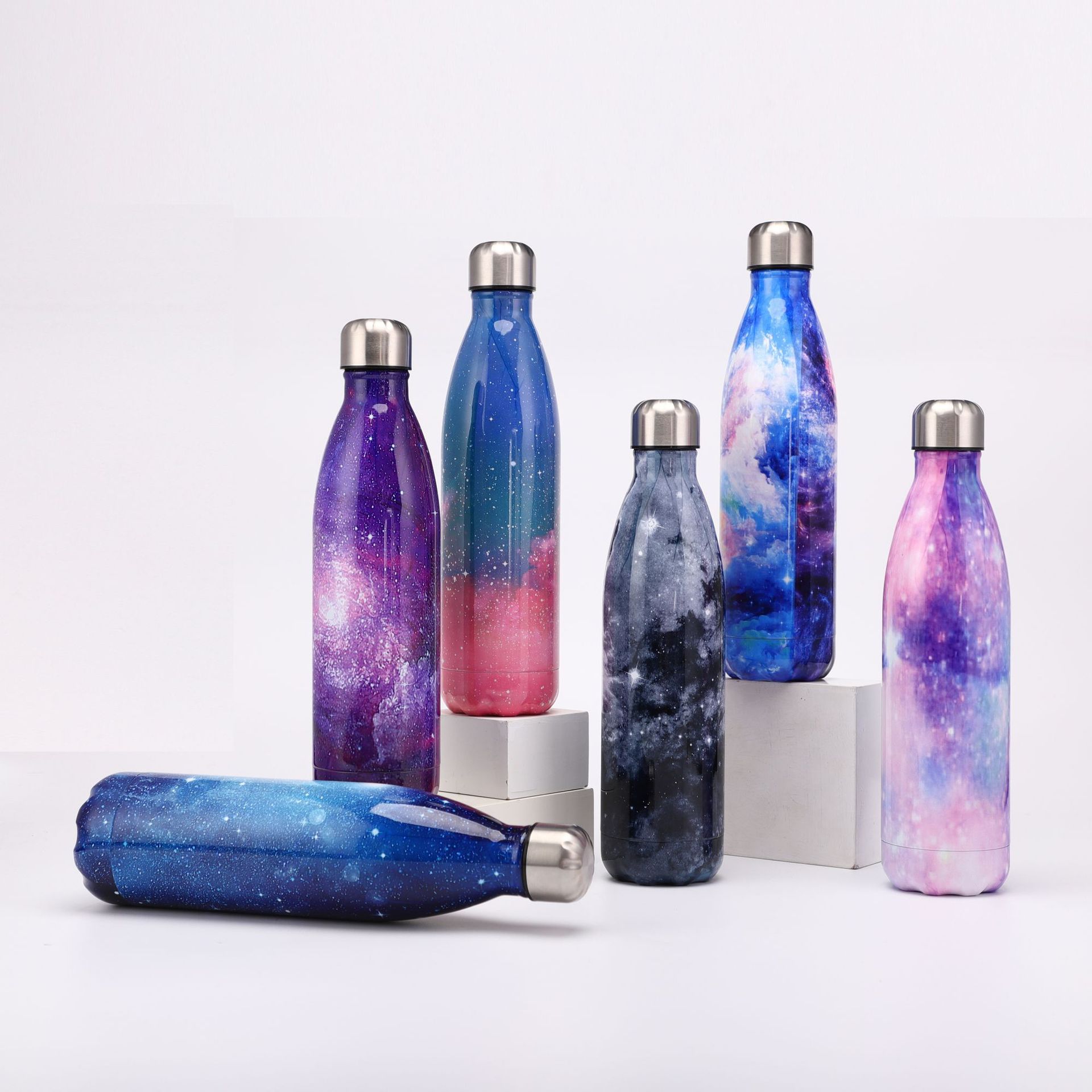 Lista de oro, botella termo de acero inoxidable simple y moderna de gran capacidad, taza termo de gran capacidad para bolos al aire libre de Amazon