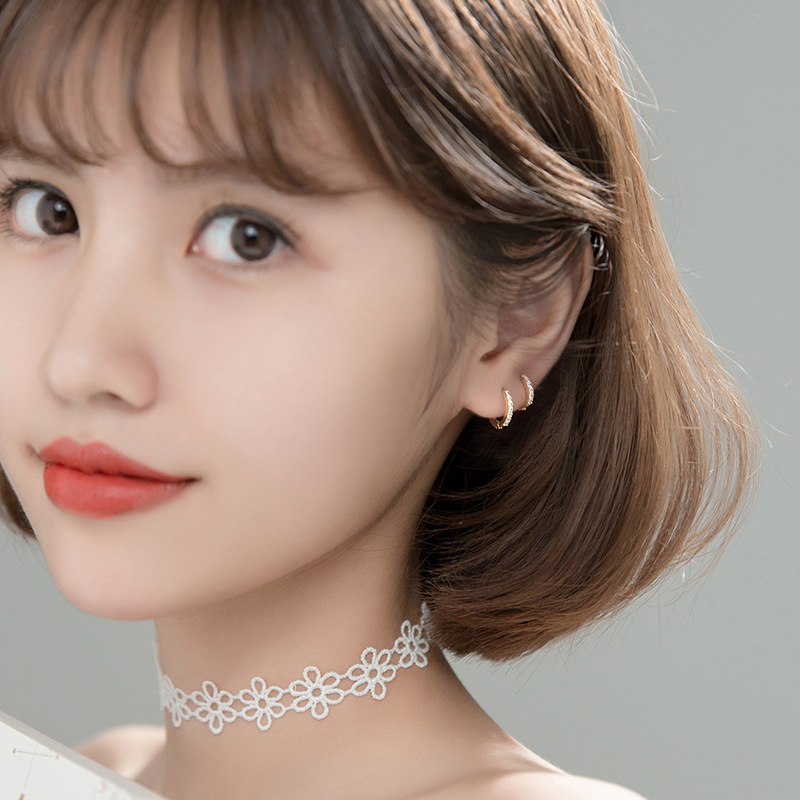 Eloch s925 plata coreana temperamento simple perforación de orejas perforación de orejas para mujeres pequeñas orejas redondas frescas y compactas M00730