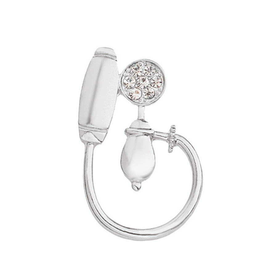 Conjunto de Insignias Creativas de Instrumentos Médicos de Moda: Jeringa, Bisturí, Martillo de Percusión, Microscopio