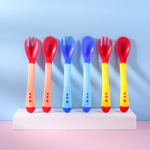Baby temperature-sensitive color-changing fork spoon set anti-scald tableware set silicone spoon children spoon soft head baby feeding spoon wholesale