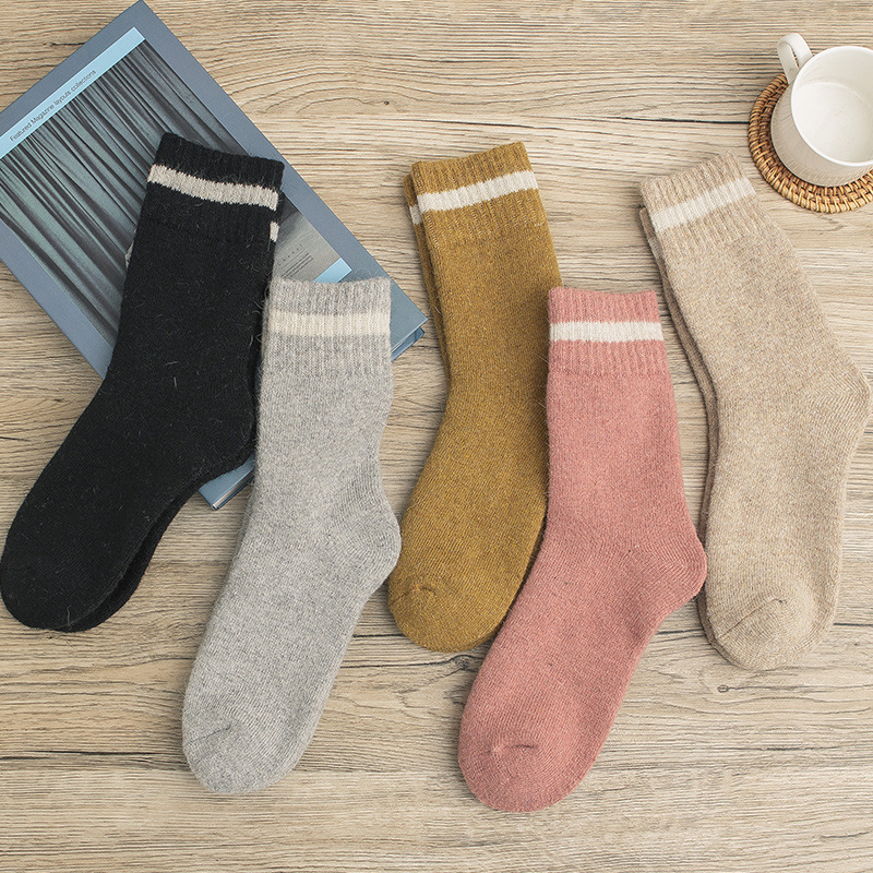 Winter new ladies striped wool socks autumn and winter fleece-lined thick warm indoor snow tube socks women Winter new ladies striped wool socks autumn and winter fleece-lined thick warm indoor snow tube socks women
