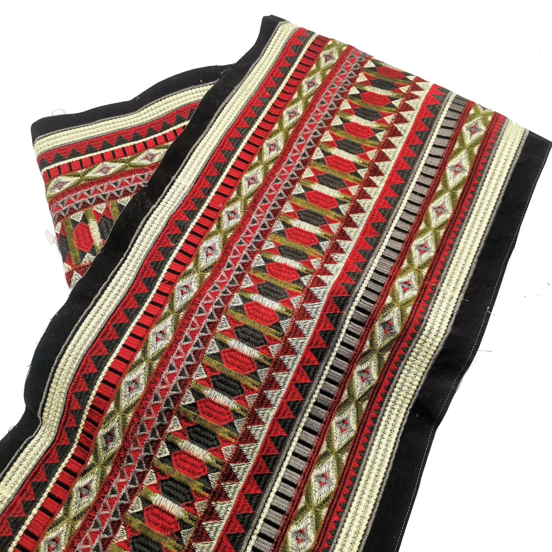 厂家直销 少数民族风彩色刺绣花边 包包服装电脑绣花服装辅料