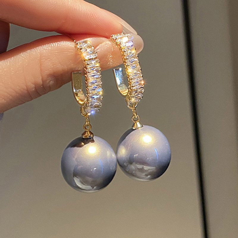 universal retro fashionable design earrings with zircon pearl