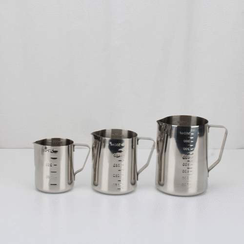 Stainless steel coffee latte art cup with graduated measuring cup thickened milk cylinder utensil Italian coffee cup milk frothing