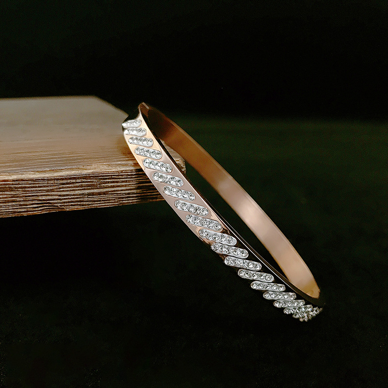 Titanium Steel Full Diamond Bracelet Electroplated Gold Slanted Design Couple Jewelry Classic Fashionable Geometric Bangle For Women_voghion.com