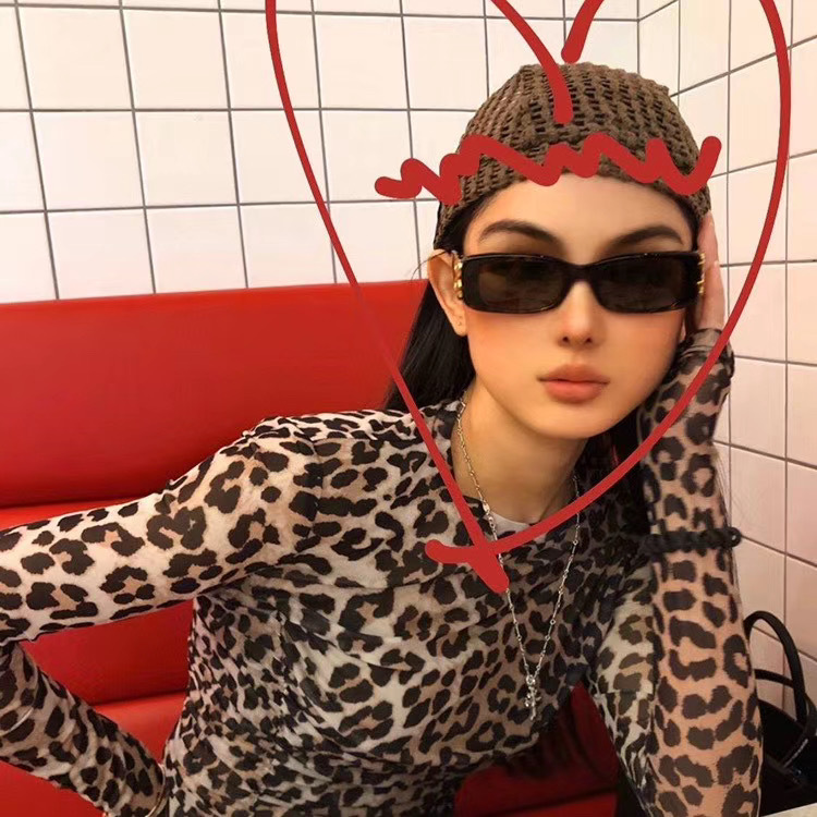 2026复古潮男蹦迪眼镜韩版时尚墨镜女个性小框B装饰腿街拍太阳镜