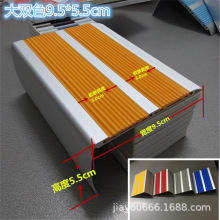 �X�Ͻ���ݷ����l���pɫ�۽ǹ��������׃��@�WУ����̨�A�軬�l