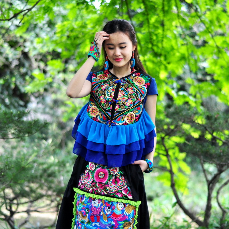 立旺 复杂刺绣全幅裁片绣花云南民族刺绣承接服装 包包 刺绣加工