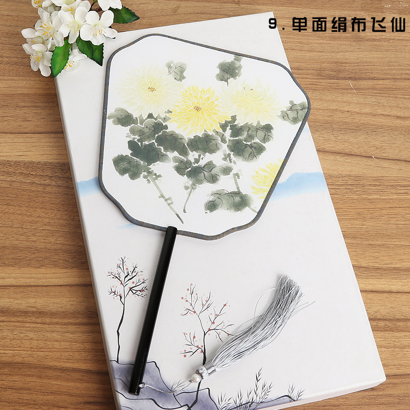 Ventilador de estilo antiguo de fábrica ventilador redondo estilo chino danza clásica traje corte mujer Hanfu borla pequeño ventilador redondo al por mayor