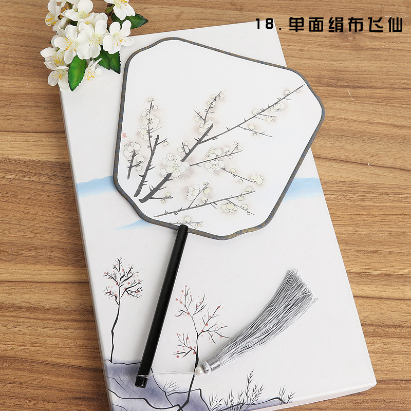 Ventilador de estilo antiguo de fábrica ventilador redondo estilo chino danza clásica traje corte mujer Hanfu borla pequeño ventilador redondo al por mayor