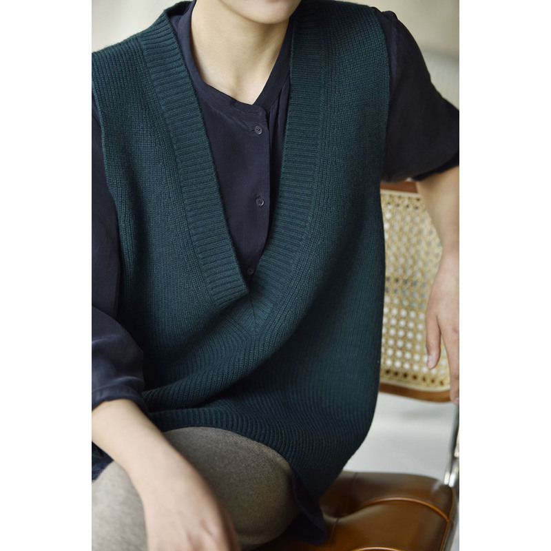 APC vest coat sweater sleeveless V-neck wool knitted vest women's waistcoat autumn and winter cardigan outer vest