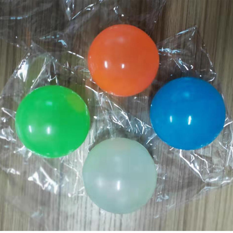 Tiktok mismo estilo pared pegajosa bola luminosa Bola de techo diversión pegajosa bola objetivo pegajosa Bola de ventilación de juguete