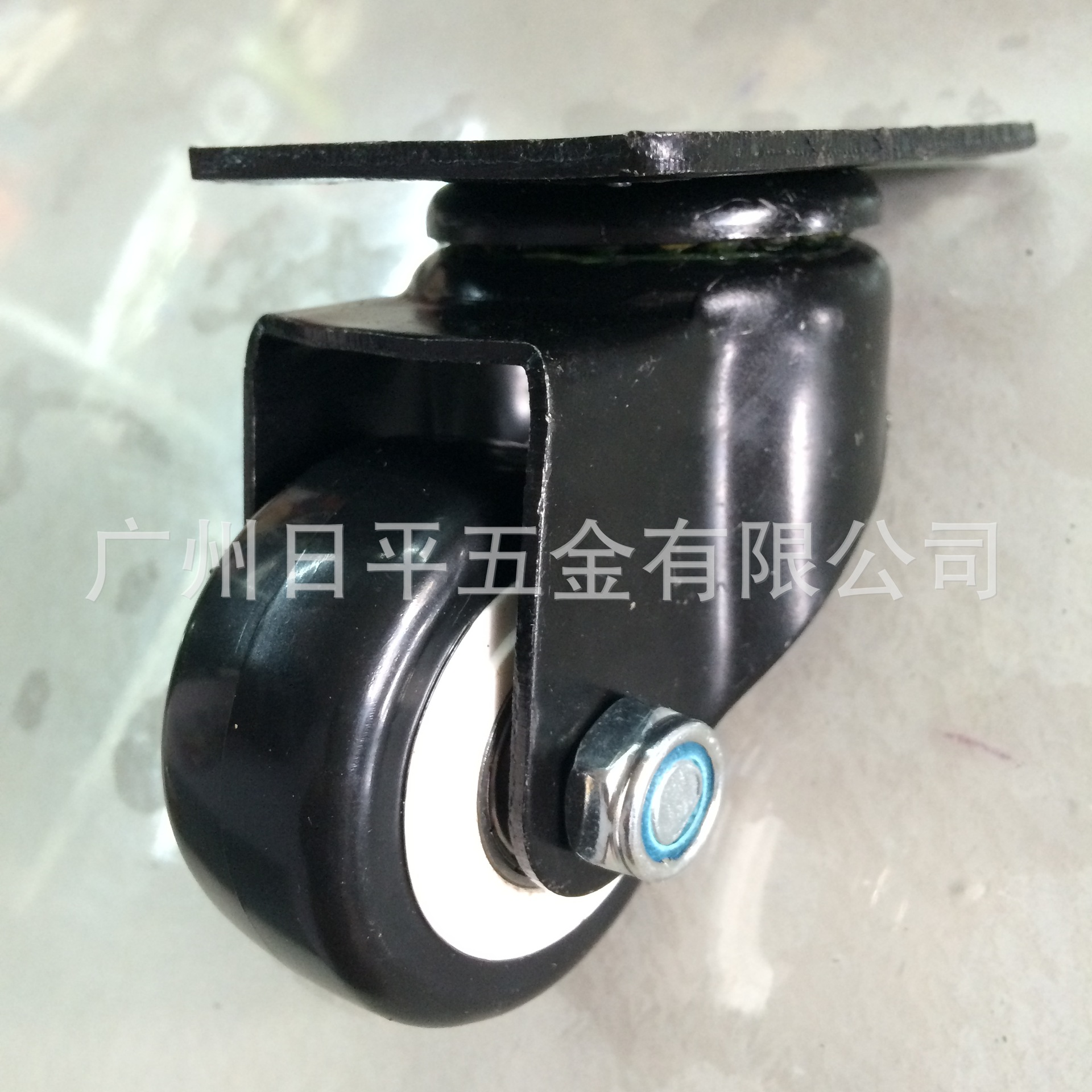 货架轮万向轮2.5寸金钻平板黑色电泳PU双轴承家具轮静音防滑