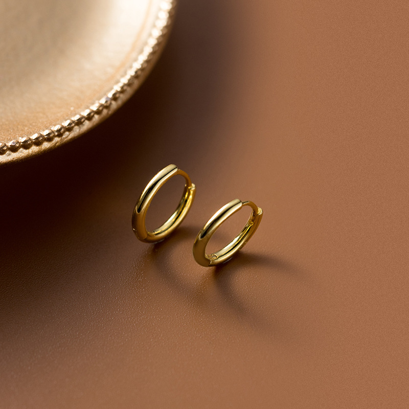 S925 plata coreana simple auriculares de círculo de luz anillo para hombres y mujeres pequeños auriculares de línea compacta para los auriculares G7680