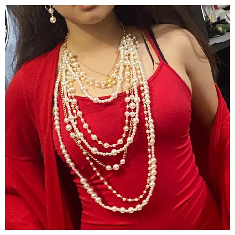 Fashionable elegant long necklace from pearl