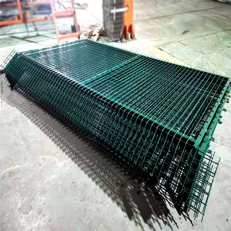 批发钢筋混凝土立柱金属网栅栏上海铁路局角钢防护网【工厂自营】