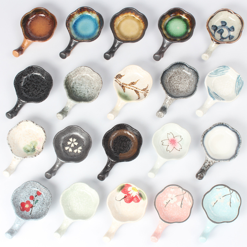 Creative dual-use ink dish writing brush holder water dish plum-shaped Japanese-style ceramic tableware chopsticks rack seasoning sauce small dish