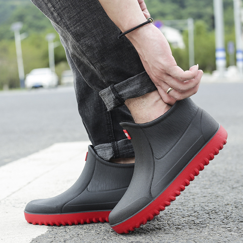 Botas de lluvia para hombres antideslizantes Botas de lluvia de moda impermeables forradas de lana zapatos de goma cálidos trabajo de cocina zapatos de agua cortos de media pantorrilla