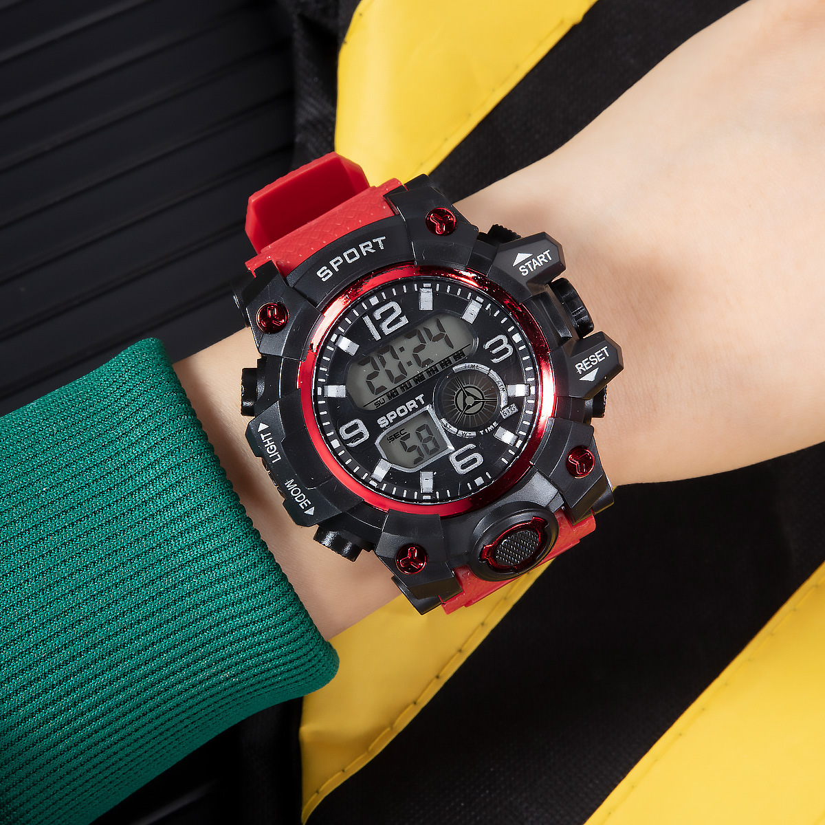 Moda de moda deportes al aire libre montañismo fresco moda reloj de los hombres estudiante masculino multi-funcional personalizado reloj electrónico al por mayor