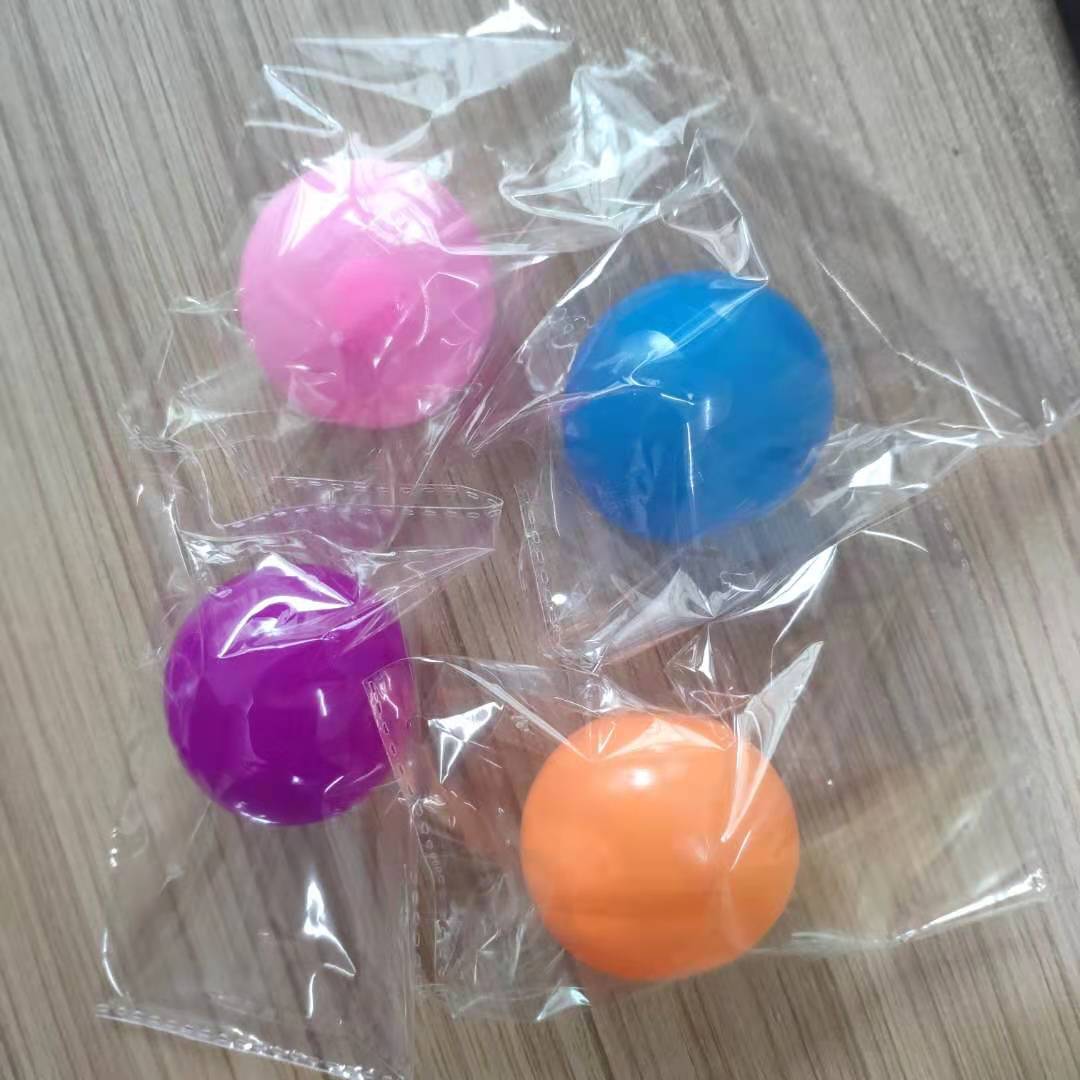Tiktok mismo estilo pared pegajosa bola luminosa Bola de techo diversión pegajosa bola objetivo pegajosa Bola de ventilación de juguete
