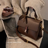 Retro one-shoulder bag, capacious purse
