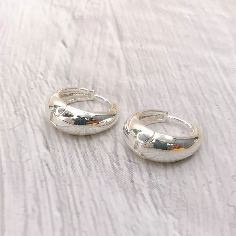 跨境新款银色椭圆形耳环女新款欧美风时尚铜电镀耳扣耳饰一件代发