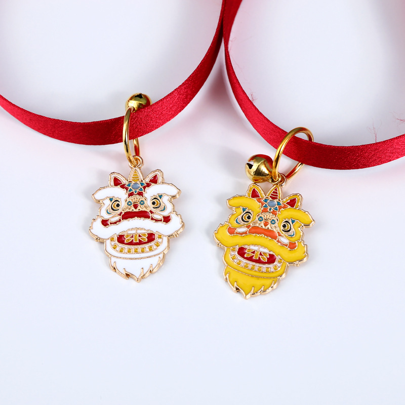Productos para mascotas de Año Nuevo campana de viento china botón de seguridad felino accesorios collar Fuchun colgante de dragón