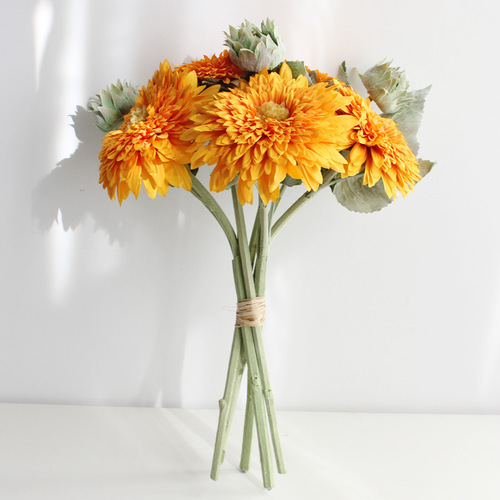 Artificial Sunflower European Style Bunch of Sunflowers Silk Flowers Fake Flowers Dried Flowers Decorative Hand Bouquet Wedding Bridal Decoration Manufacturer