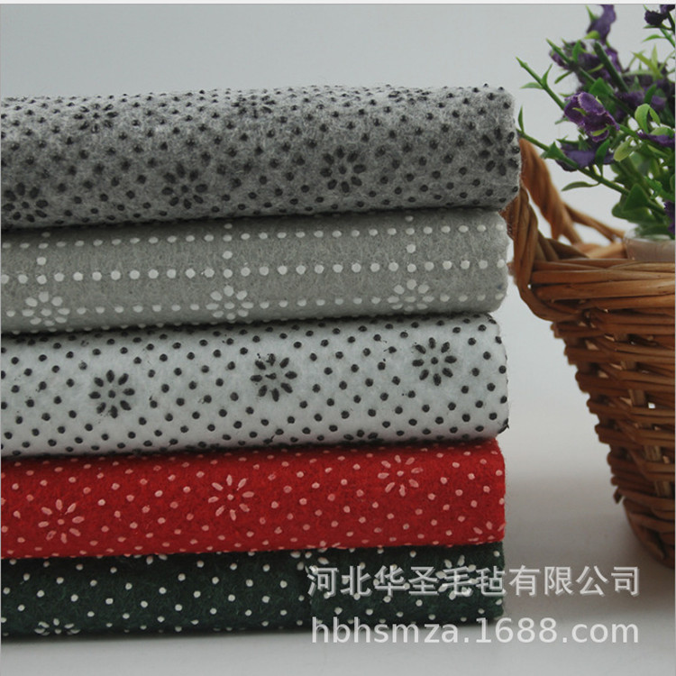 2mm带点止滑针刺布 地毯复合用点塑毛毡面料 圆点梅花滴胶不织布